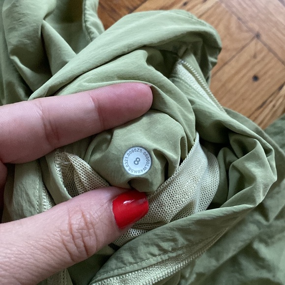 Lululemon evergreen anorak jacket size 8 - Picture 3 of 11
